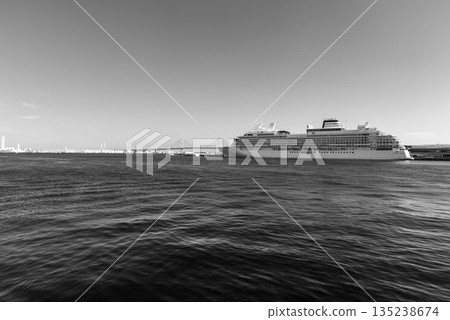 飛鳥3號停泊在橫濱港，橫濱港大棧橋國際客運碼頭 135238674