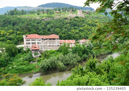Bulgaria, Veliko Tarnovo, Yantra River, Trabbejica Hill, ruins of the fortress 135239405