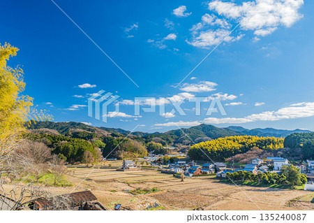 奈良縣飛鳥村的冬季鄉村景色 135240087