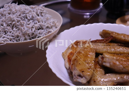 雞翅和銀魚飯 2021年6月 (3) 雞翅和銀魚飯 2021年6月 (3) 135240651