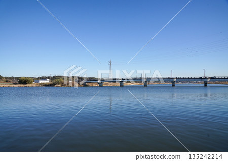 在河岸上的風景 135242214