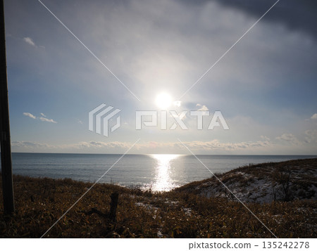 大木鎮的日出映照著大海 大木鎮的日出映照著大海 135242278