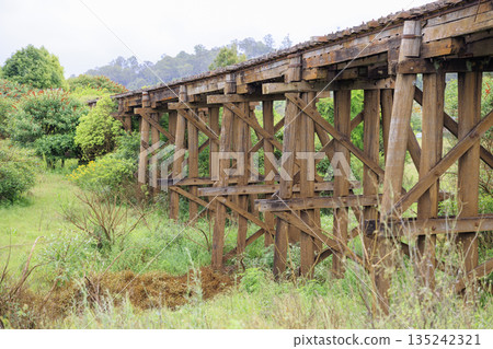 生鏽的木橋 生鏽的木橋 135242321