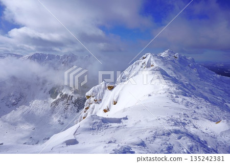 The crater ridge of Mt. Meakan in winter 135242381