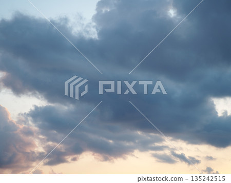 傍晚的天空 135242515