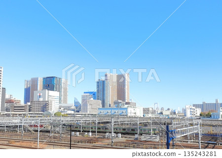 Takanawa Gateway City, Minato-ku, Tokyo New Man Takanawa, 28th floor, from Yamabuki Garden towards Rainbow Bridge 135243281