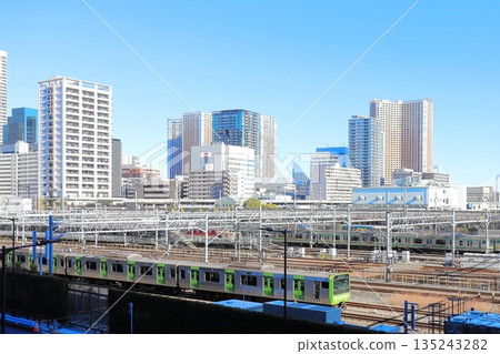 Takanawa Gateway City, Minato-ku, Tokyo New Man Takanawa, 28th floor, from Yamabuki Garden towards Rainbow Bridge 135243282