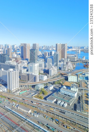 Takanawa Gateway City, Minato-ku, Tokyo New Man Takanawa, 28th floor, from Yamabuki Garden towards Rainbow Bridge 135243288