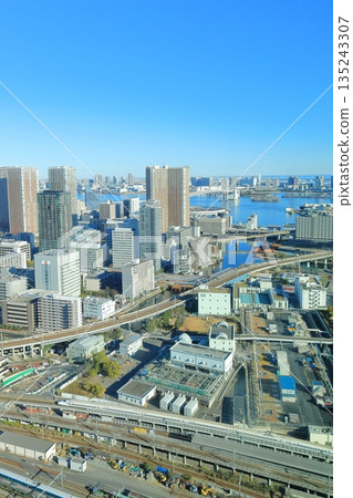 Takanawa Gateway City, Minato-ku, Tokyo New Man Takanawa, 28th floor, from Yamabuki Garden towards Rainbow Bridge 135243307