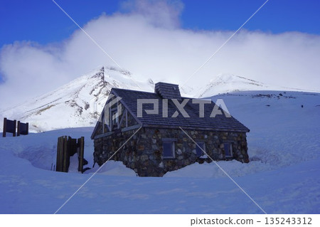 旭岳冬季石室 135243312