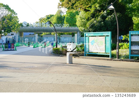 池之畑門,上野公園的入口。 池之畑門,上野公園的入口。 135243689