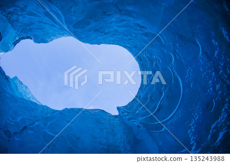 Ice Cave Super Blue (Iceland Vatnajokull) 135243988