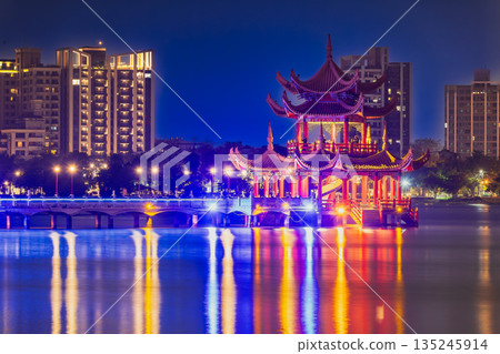 台灣高雄荷塘 台灣高雄荷塘 135245914