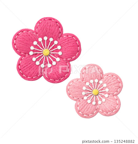 白色背景上以兩種粉紅色調手工刺繡的可愛梅花圖案。日式春季主題。 135248882