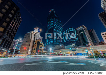 東京夜景：日本橋與雷射光束 135248885