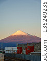 富士山和日落時的工廠 135249235
