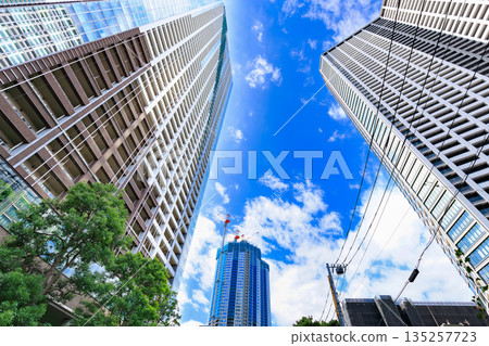 Cityscape along Kan-ni Dori in Chuo Ward, Tokyo (near the Kachidoki overpass intersection) 135257723