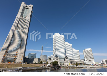 Minato Mirai district, Yokohama Port on a clear winter day 135258268