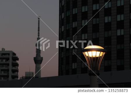 與天空樹的風景 135258873