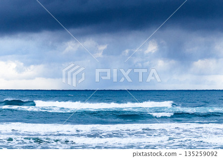 The rough Sea of Japan seen from the coast of Higashihama in Tottori, San'in region, in snowy winter 135259092