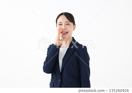 歡呼的女商人 135260926