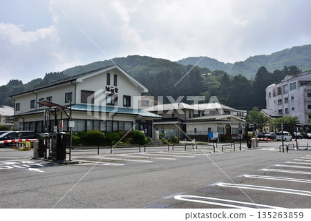 箱根町:箱根湖蘆之觀光船、元箱根港收費停車場及週邊街道 箱根町:箱根湖蘆之觀光船、元箱根港收費停車場及週邊街道 135263859