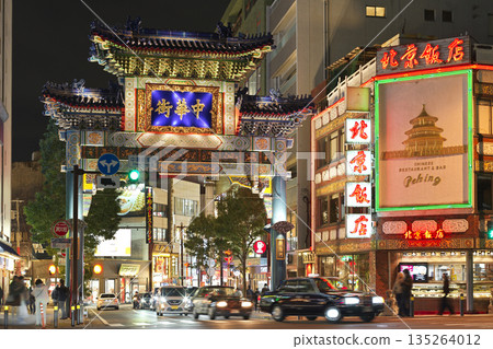 橫濱市唐人街東門朝陽門 135264012