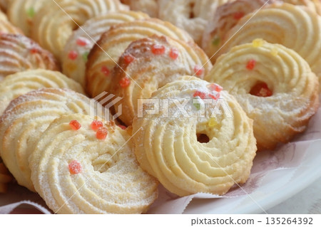 美味的自製環形餅乾 美味的自製環形餅乾 135264392