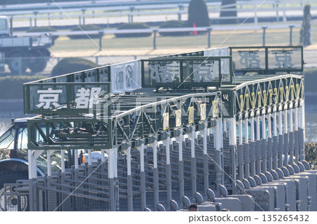 京都府京都市賽馬場大門景色 135265432