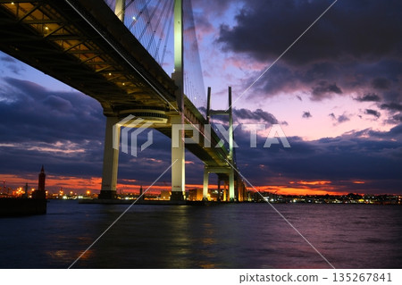 Dusk of Yokohama Port Dusk of Yokohama Port 135267841