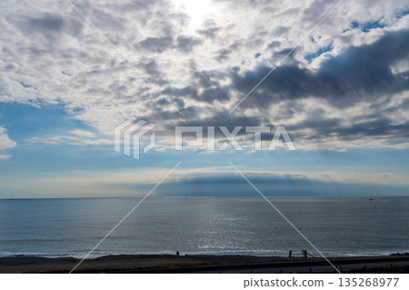 Iwata City, Shizuoka Prefecture, Enshu Nada near Kakezuka Lighthouse in winter 135268977