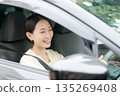 一個女人開車 一個女人開車 135269408