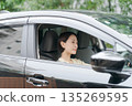 一個女人開車 一個女人開車 135269595