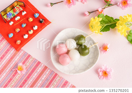 女兒節 | 三色餃子、桃子和油菜花 女兒節 | 三色餃子、桃子和油菜花 135270201