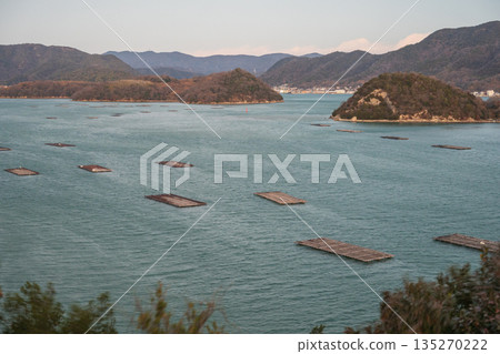 日本岡山美麗的黃昏景色 日本岡山美麗的黃昏景色 135270222