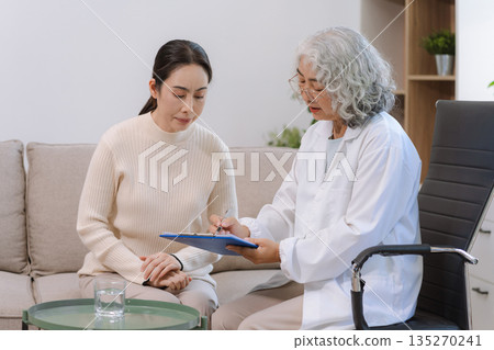 Female patient receiving therapy for depression and stress in a psychiatric clinic. Female patient receiving therapy for depression and stress in a psychiatric clinic. 135270241