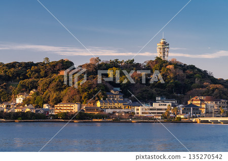 神奈川縣，湘南海岸的江之島，黎明時分 135270542