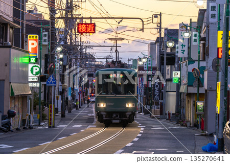 [神奈川縣]江之電貫穿的越越商店街 135270641
