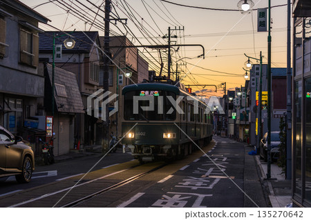 [神奈川縣]江之電貫穿的越越商店街 135270642