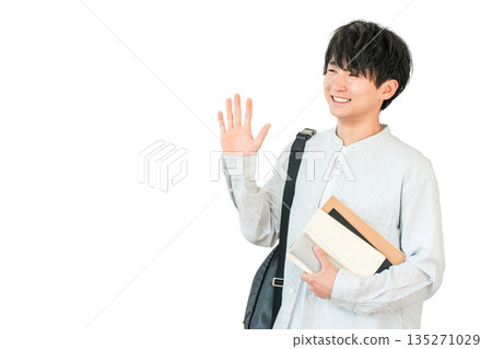 微笑的亞洲大學生揮手，學生（問候，校園生活） 135271029