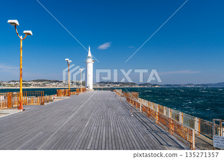 神奈川縣：江之島堤岸景色 135271357