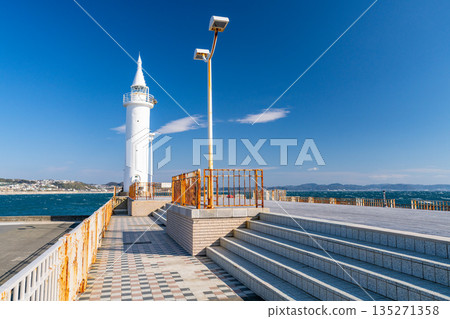 神奈川縣：江之島堤岸景色 135271358