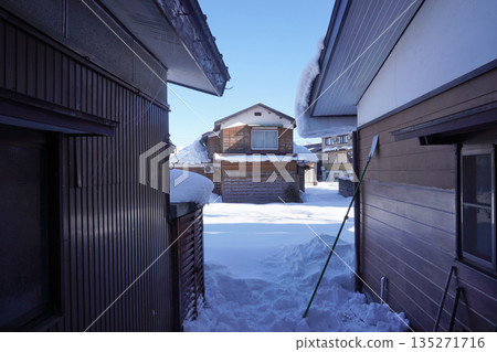 Snow cornice removal 19 135271716