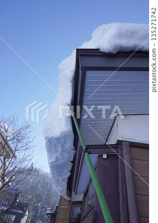 雪簷清除 06 雪簷清除 06 135271742