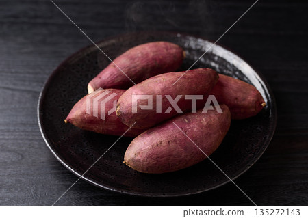 Hot baked sweet potato, Silk Sweet from Chiba Prefecture Hot baked sweet potato, Silk Sweet from Chiba Prefecture 135272143