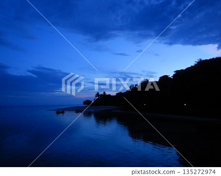 綠島多雲日出 135272974