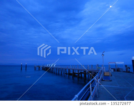 Green Island Cloudy Sunrise 135272977