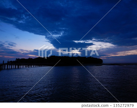 Green Island Cloudy Sunrise 135272979