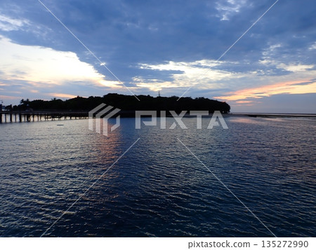 Green Island Cloudy Sunrise Green Island Cloudy Sunrise 135272990