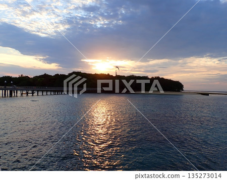 Green Island Cloudy Sunrise Green Island Cloudy Sunrise 135273014